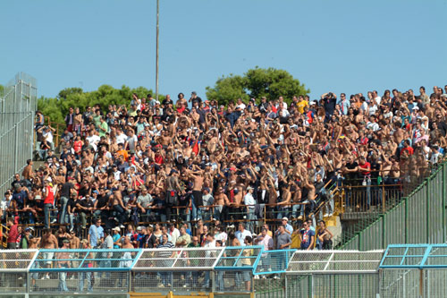 Ultras della Samb in 800 a Pescara
